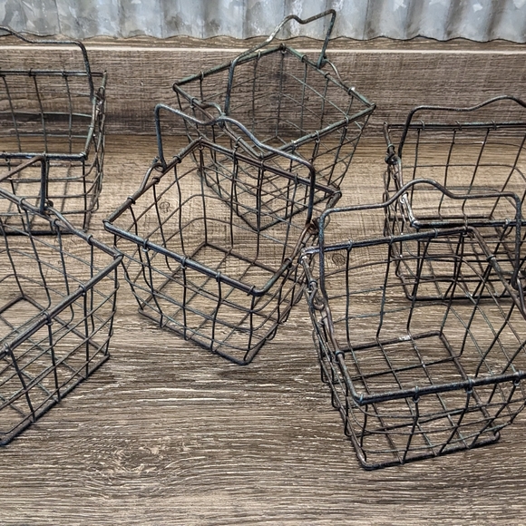 6 Rustic Metal Baskets with Handles - Picture 4 of 4
